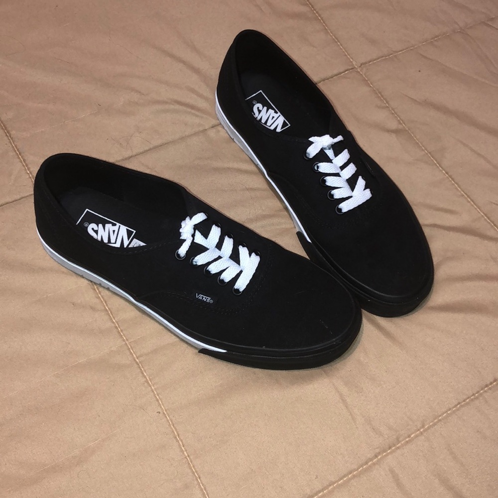 Vans - Picture 2 of 2